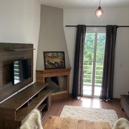 Apartamento Yy Hiver Campos do Jordão Екстериор снимка